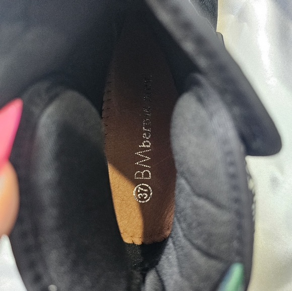 Bernie Mev - Picture 2 of 4